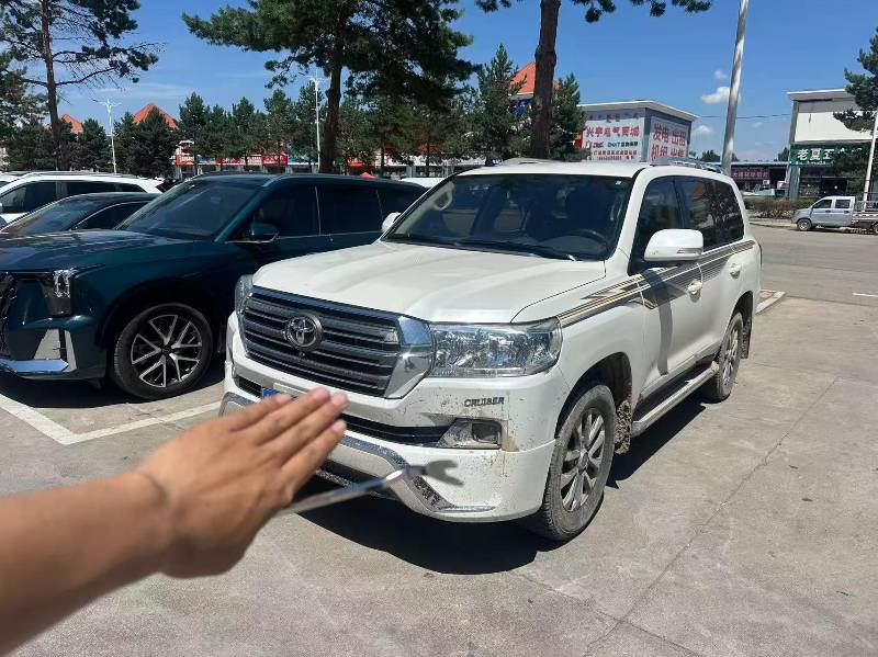 2015 4.0L Hand-in-One 4000 Limited Edition Land Cruiser
