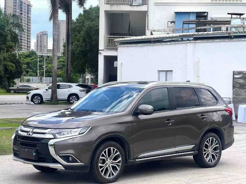 2018 Mitsubishi Outlander 2.0L Two-Wheel Drive Honor Edition 5-Seater