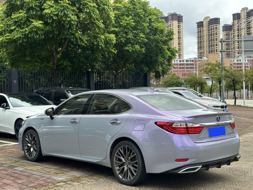 2013 Lexus ES 300h