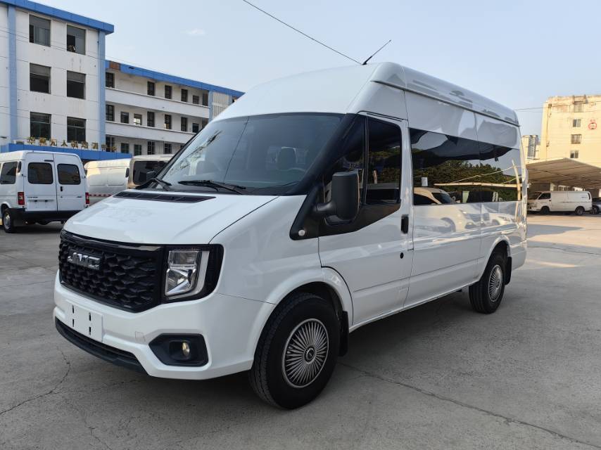 2023 model 2.0T manual business operating version of the middle axle with 9 seats in the middle and high top