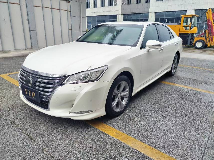 2015 Toyota Crown 2.0T