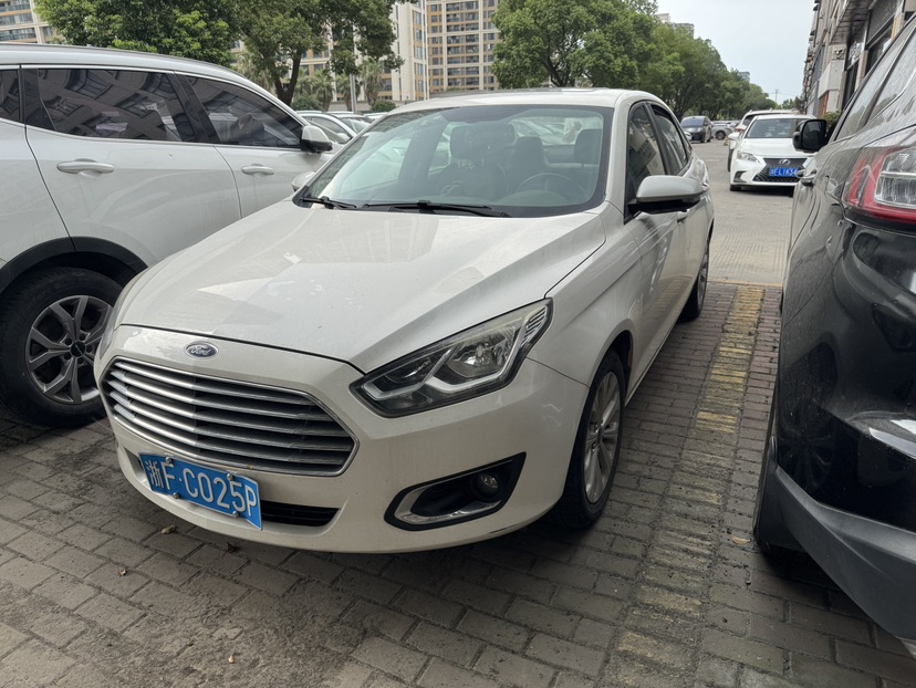 2015 Ford Escort 1.5L Automatic Fashion Edition