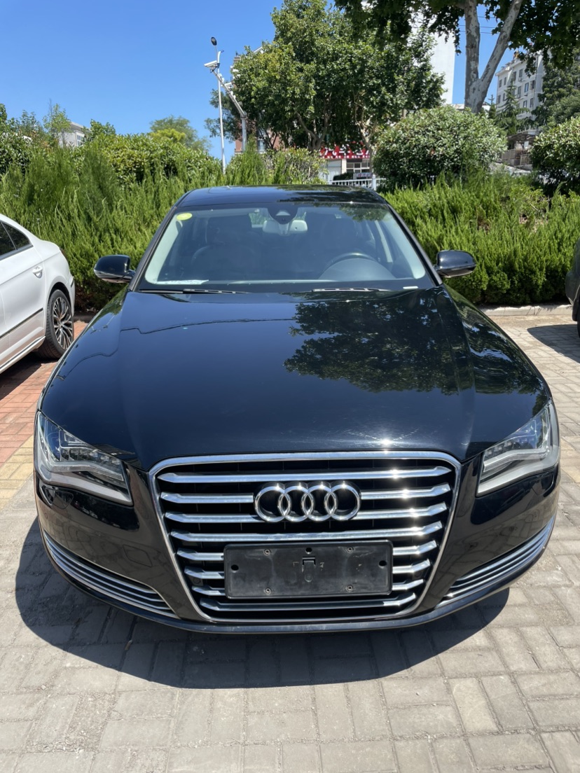 2013 A8L 45 TFSI quattro Comfort Model CGW
