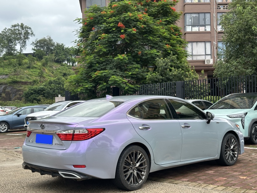 2013 Lexus ES 300h