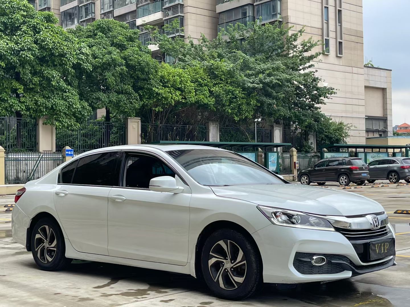 2016 Honda Accord 2.0L Luxury Edition