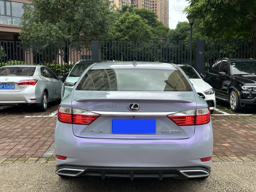 2013 Lexus ES 300h