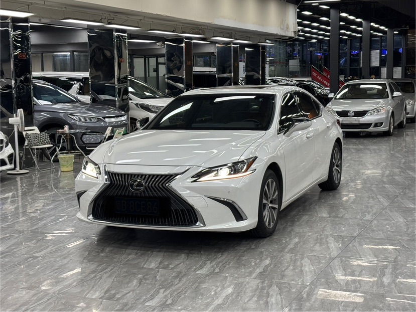 2020 Lexus ES 200