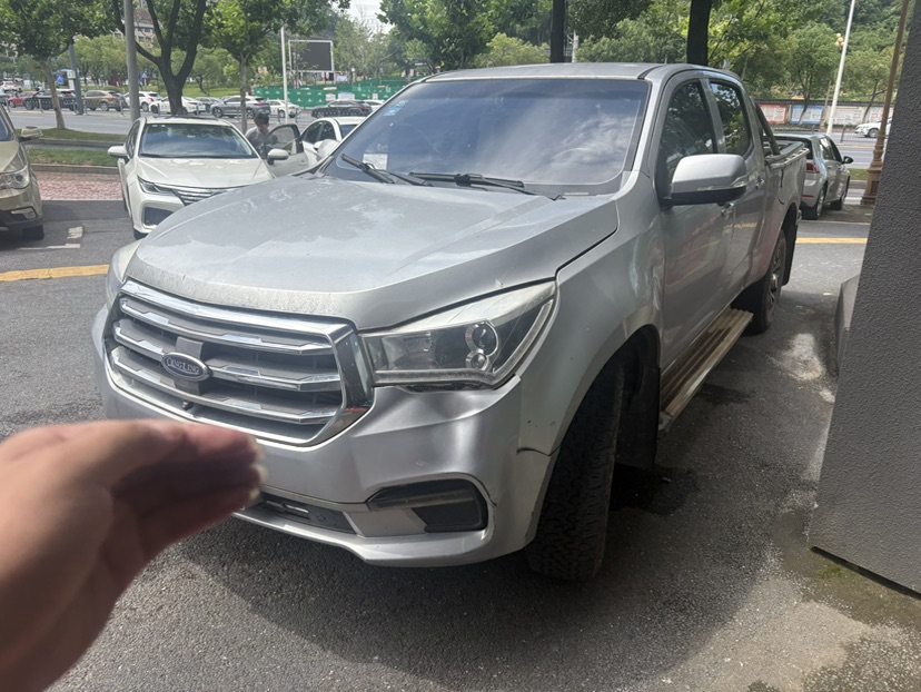 2020 3.0T Manual Two-Drive Long-Wheelbase Version China VI