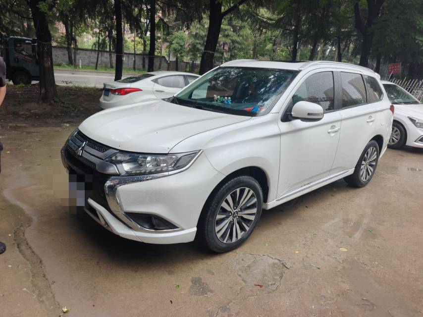 2021 Mitsubishi Outlander 2.0L 7