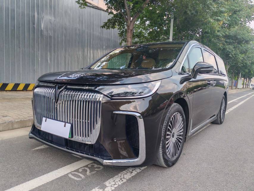 2025 VOYAH Dreamer PHEV Four-Wheel Drive Flagship Kunpeng Edition