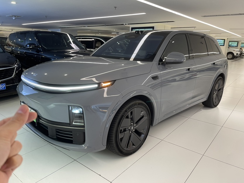 2025 Li Auto Ultra