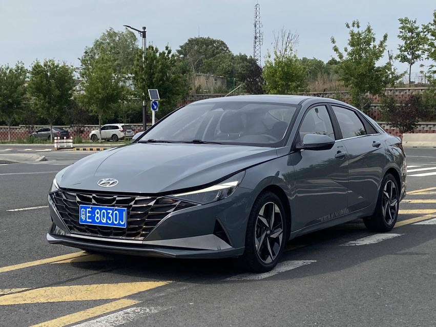 2021 Hyundai Elantra 1.5L CVT LUX