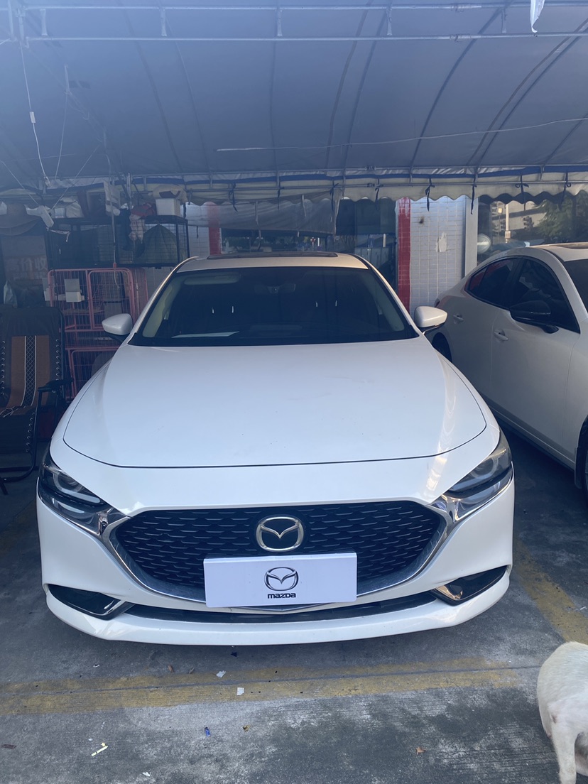 2022 Mazda 3 Axela 2.0L Automatic