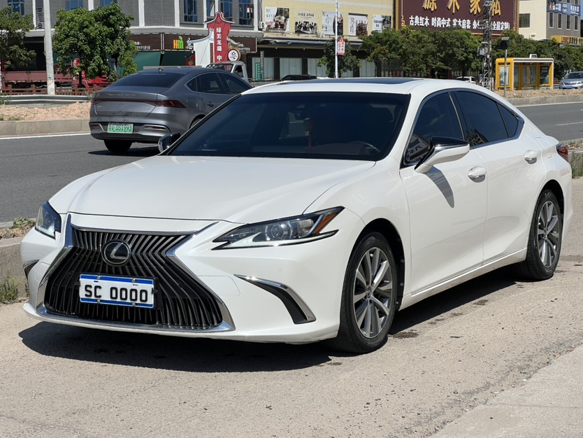 2018 Lexus ES 200