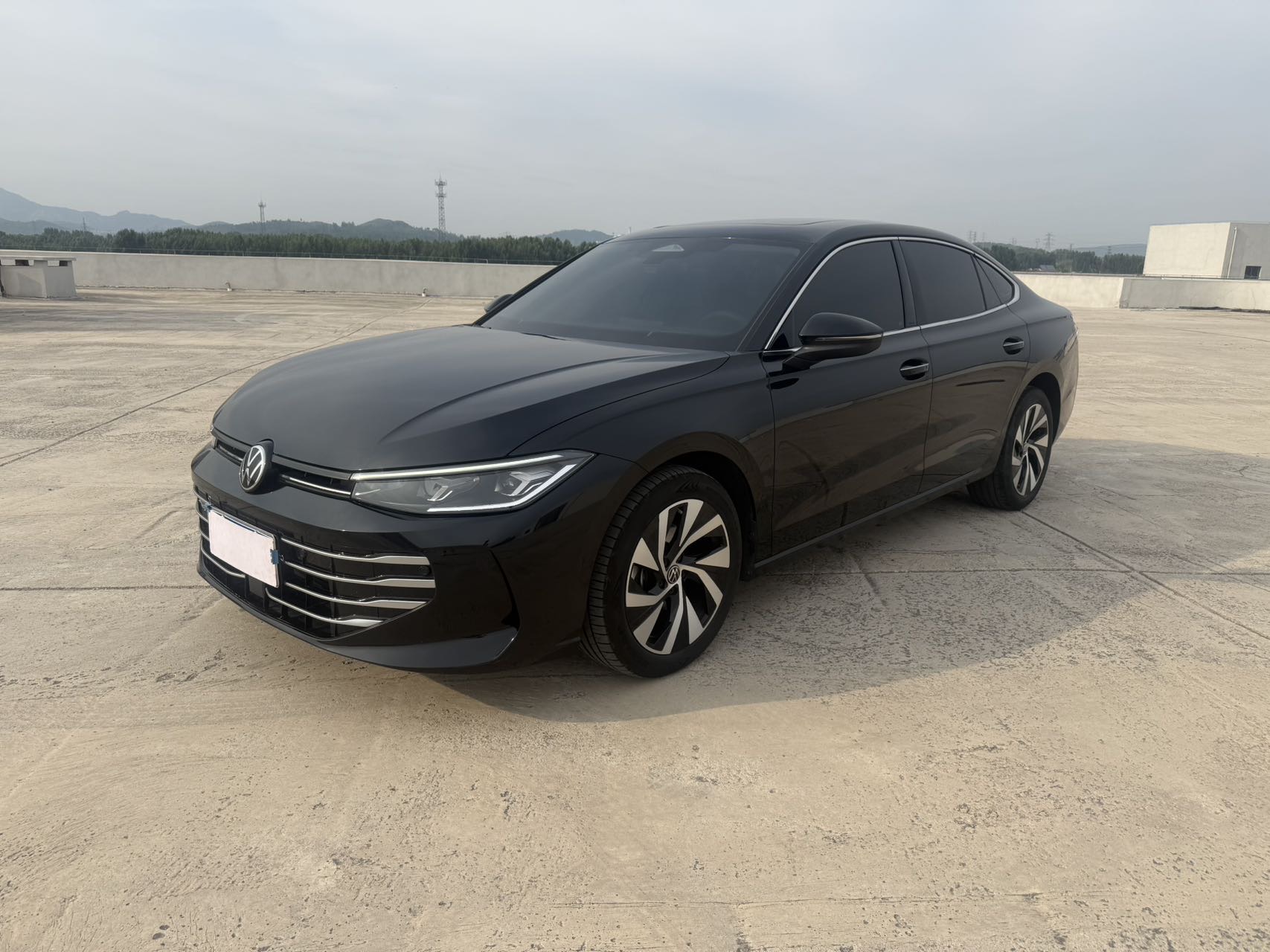 2025 Volkswagen Passat Pro 300TSI