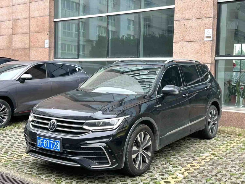 2022 Volkswagen Tiguan L 330TSI Automatic Two-Wheel Drive R-Line Elite Edition