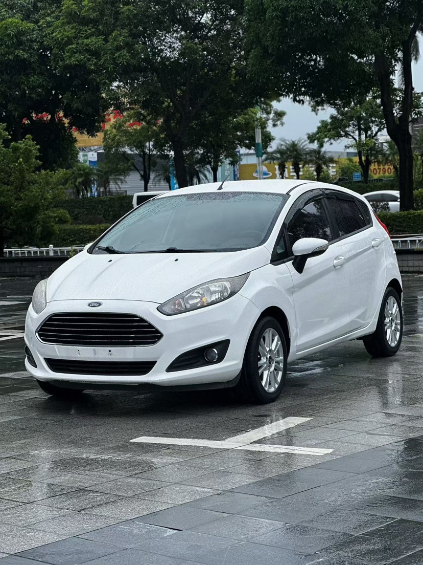 2013 Ford Fiesta Hatchback 1.5L Automatic Fashion