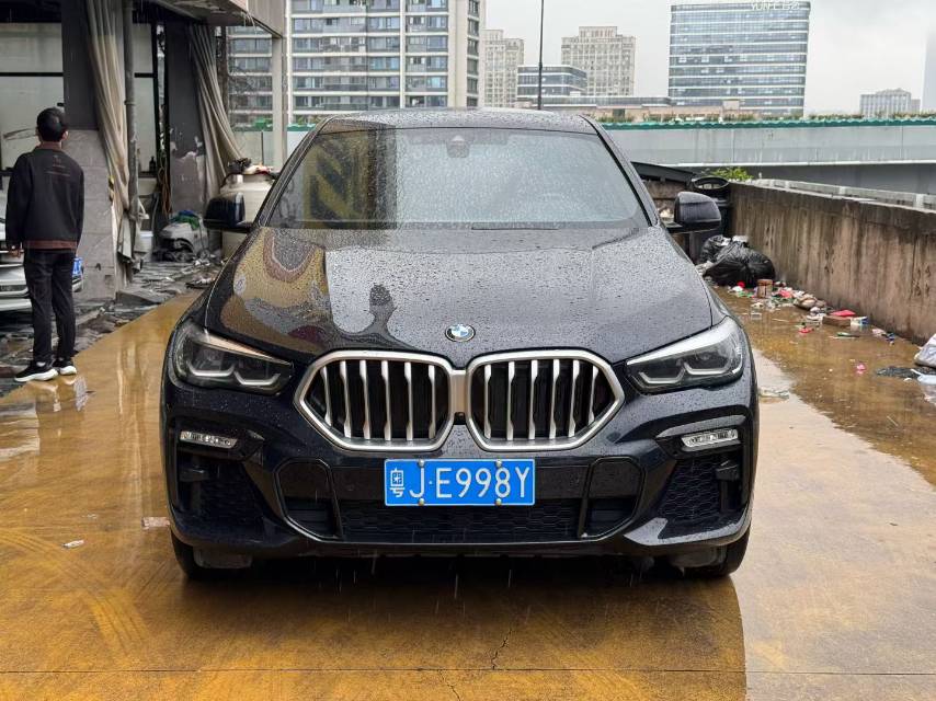 2020 BMW X6 Drive30i M