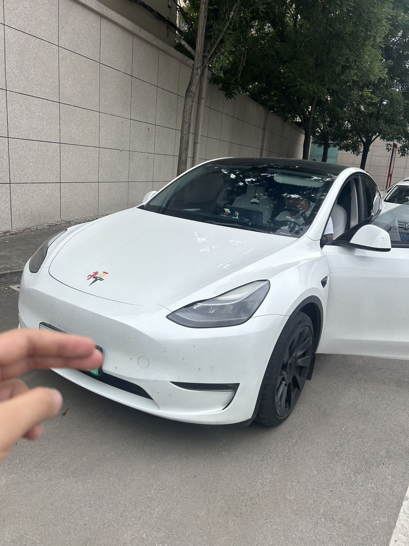 2021 model is modified with two long battery life all-wheel drive version