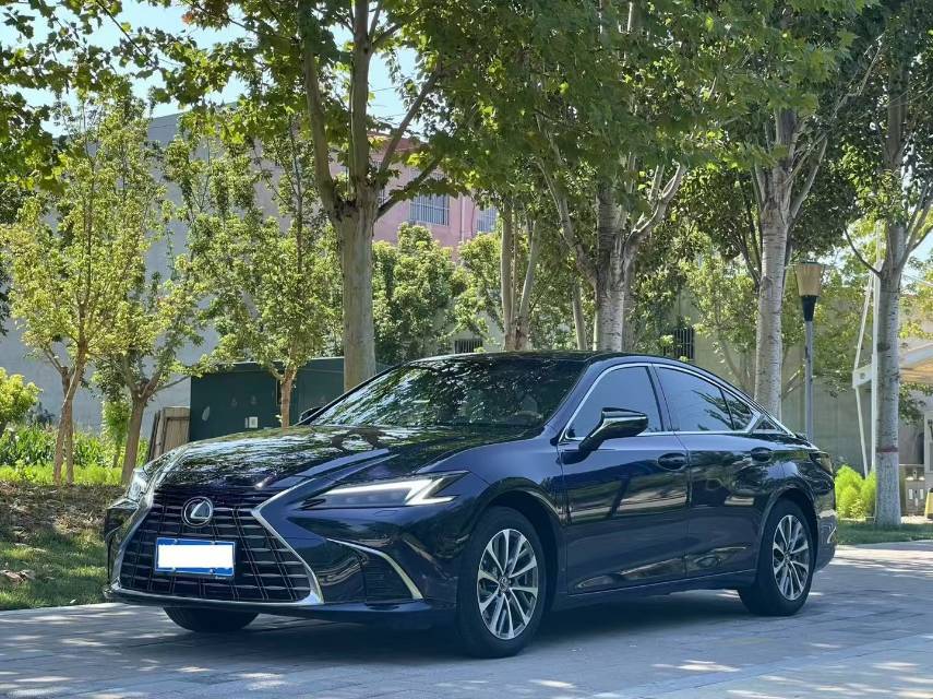2022 Lexus ES 200