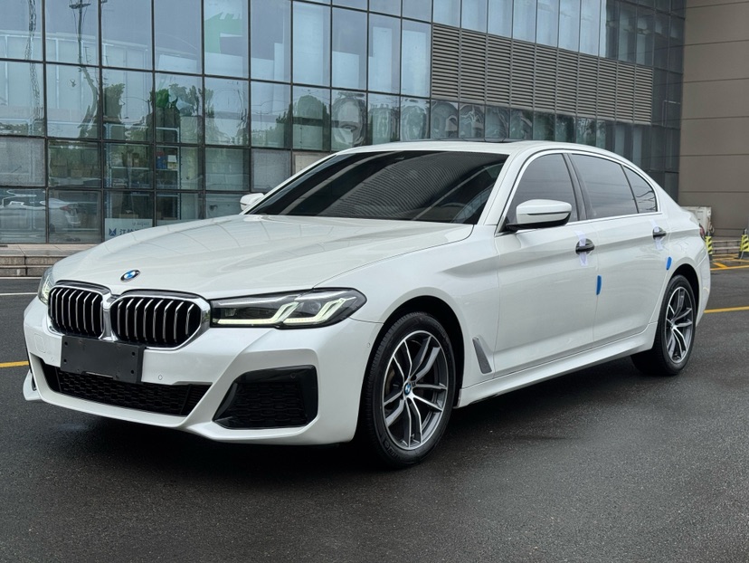 2022 BMW 5 Series 525Li M